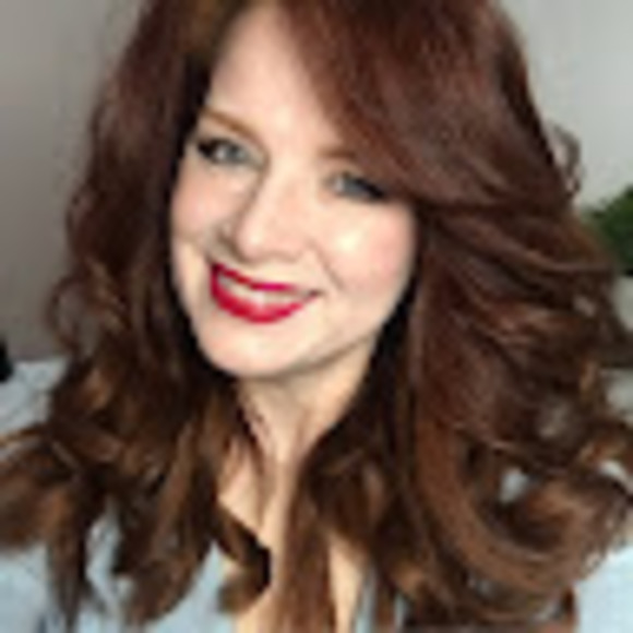 Meet your Posher, Gerri - Picture 1 of 1